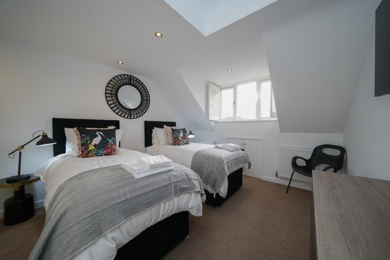 Castle Townhouse Kenilworth - Private Parking - 24 Hr Gym Access - Town Centre Lägenhet Exteriör bild