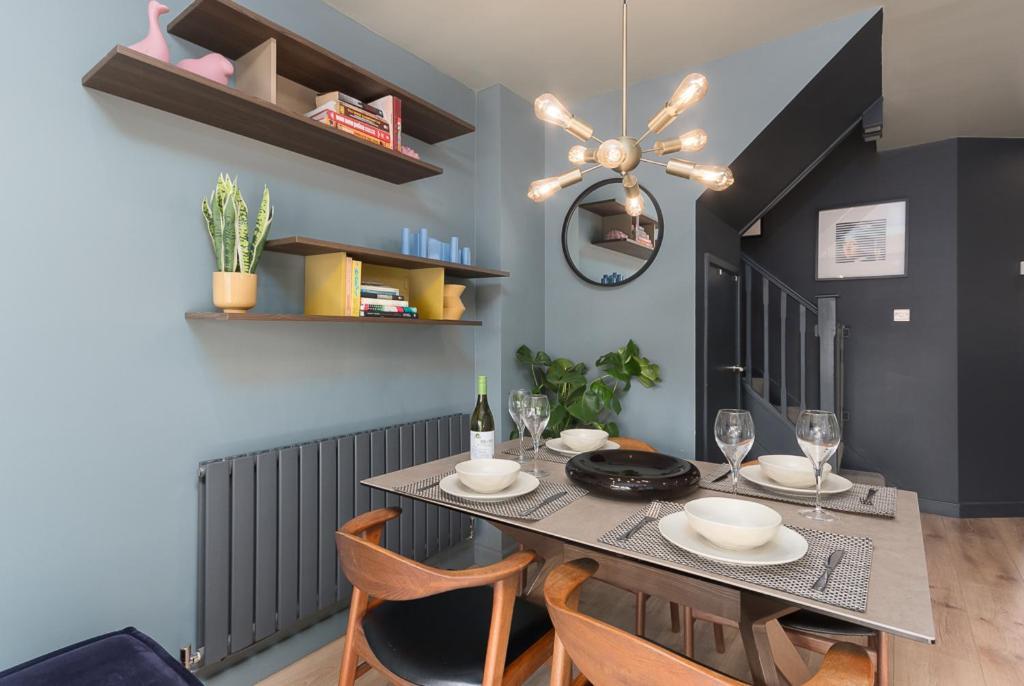 Castle Townhouse Kenilworth - Private Parking - 24 Hr Gym Access - Town Centre Lägenhet Exteriör bild